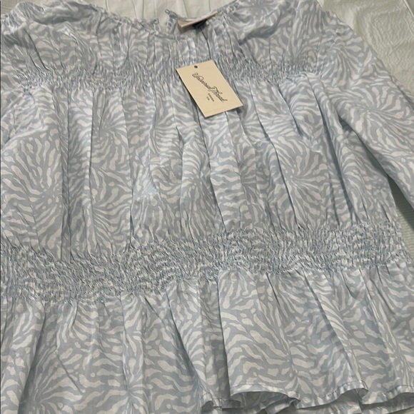 Elegant Blue Patterned Women's Top - Picture 3 of 8